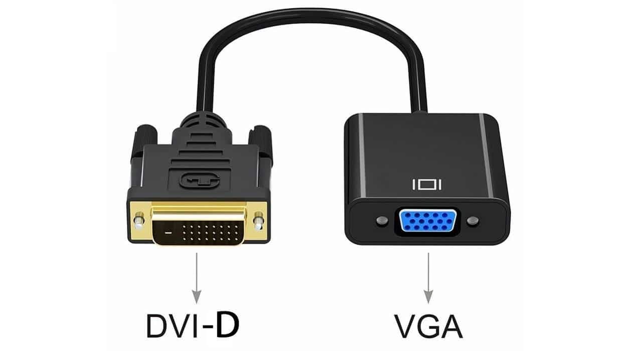 تبدیل DVI-D به VGA به طول 10 سانتی متر برند E-netبا پس زمینه سفید که روی تبدیل ما قرار دارد که به رنگ مشکی است در سمت چپ سری نری DVI-D  را مشاهده میکنید و در سمت راست سری مادگی VGA را