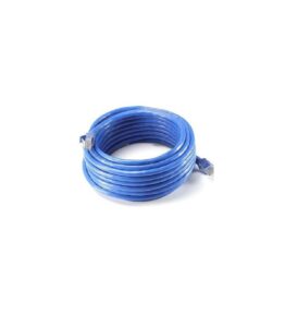 کابل شبکه پچ کورد CAT 6 UTP به طول 15 متر برند legrand با پس زمینه سفید که روی آن کابل شبکه ما قرار دارد که به رنگ آبی می باشد